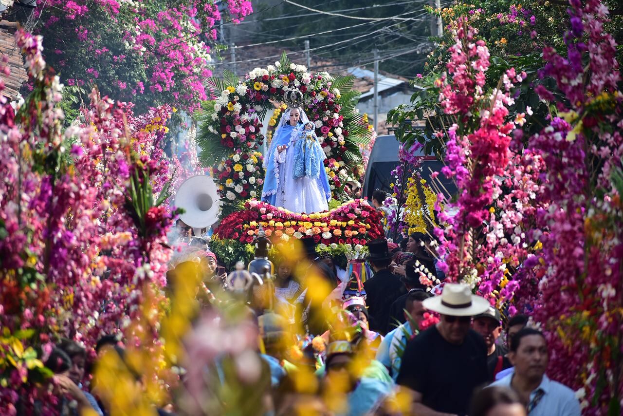Panchimalco deslumbra con la Feria de las Flores y las Palmas