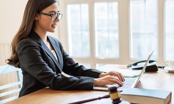 Un puesto de Asistente legal