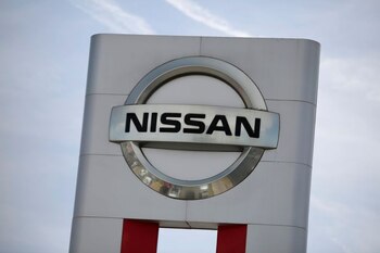 Un logotipo de Nissan se