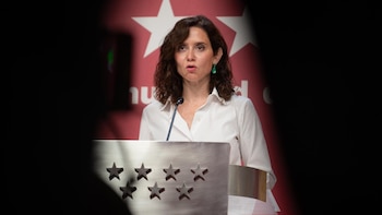 Ayuso arremete contra el "desastre" del Gobierno en Ceuta y avisa de que España quedará "invadida y abandonada"
