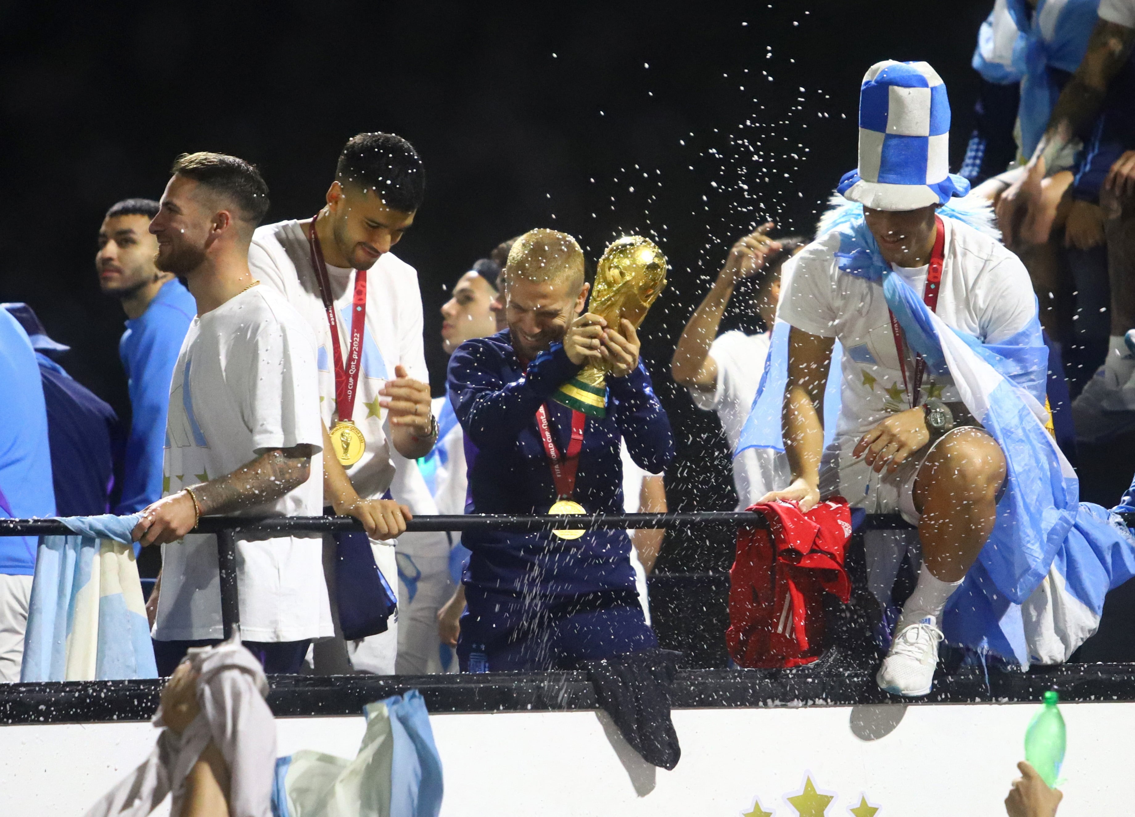 Papu en la celebración tras ganar el Mundial (REUTERS/Matias Baglietto)