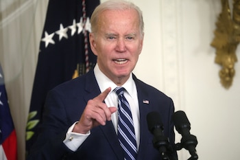 Joe Biden no descarta prohibir