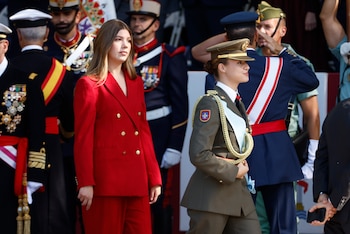 La infanta Sofía y la princesa Leonor en el desfile del 12 de octubre (EFE)