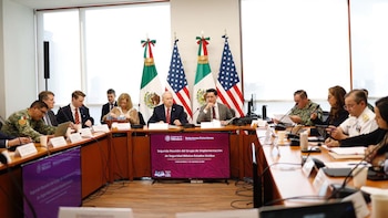 SRE y embajador estadounidense se