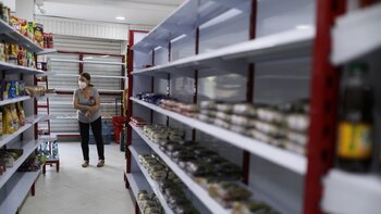 Dulces, licores y enlatados: estos