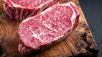 Los chefs coinciden en que pedir carne de wagyu en un restaurante es como perder el dinero