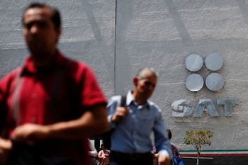 Algunos contribuyentes visitan oficinas del