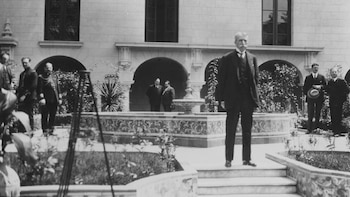 De la cumbre del poder