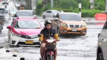 Aumentan a 60 los muertos por las inundaciones de septiembre en Tailandia