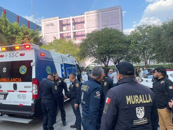 La camioneta resultó con impactos