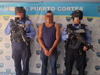 José Faustino Chirinos Cruz fue capturado en Puerto Cortés tras ser señalado por delitos sexuales contra dos menores. (Foto: Cortesía)
