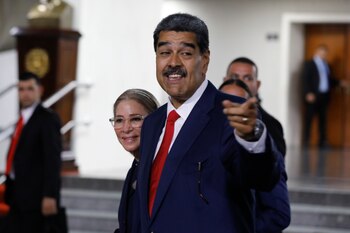 Maduro amenaza con crear dos
