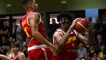 España persigue a Estados Unidos