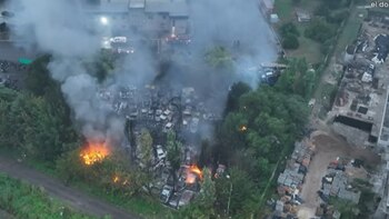 Incendio Córdoba - depósito de autos