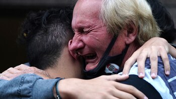 El conmovedor abrazo de Pedro