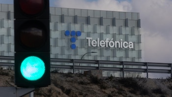 Telefónica y los sindicatos firman