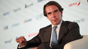 Aznar dice que 'El que pueda hacer que haga' cobra "más sentido que nunca" para salir de "esta situación insostenible"