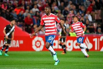 El delantero colombiano Adrián Ramos, en una foto de archivo cuando jugaba en el Granada. EFE/Miguel Ángel Molina/yv
