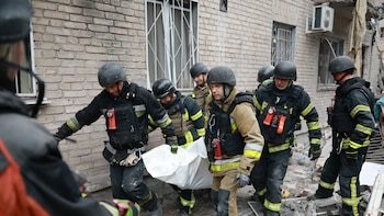 Rusia lanzó una ataque con bombas guiadas contra infraestructura civil en Zaporizhzhia: al menos ocho muertos