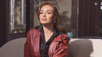 Sara Uribe explicó que después del incendio su familia afrontó una crisis económica y tuvo que mudarse a la casa de una de sus abuelas - crédito @sara_uribe/Instagram