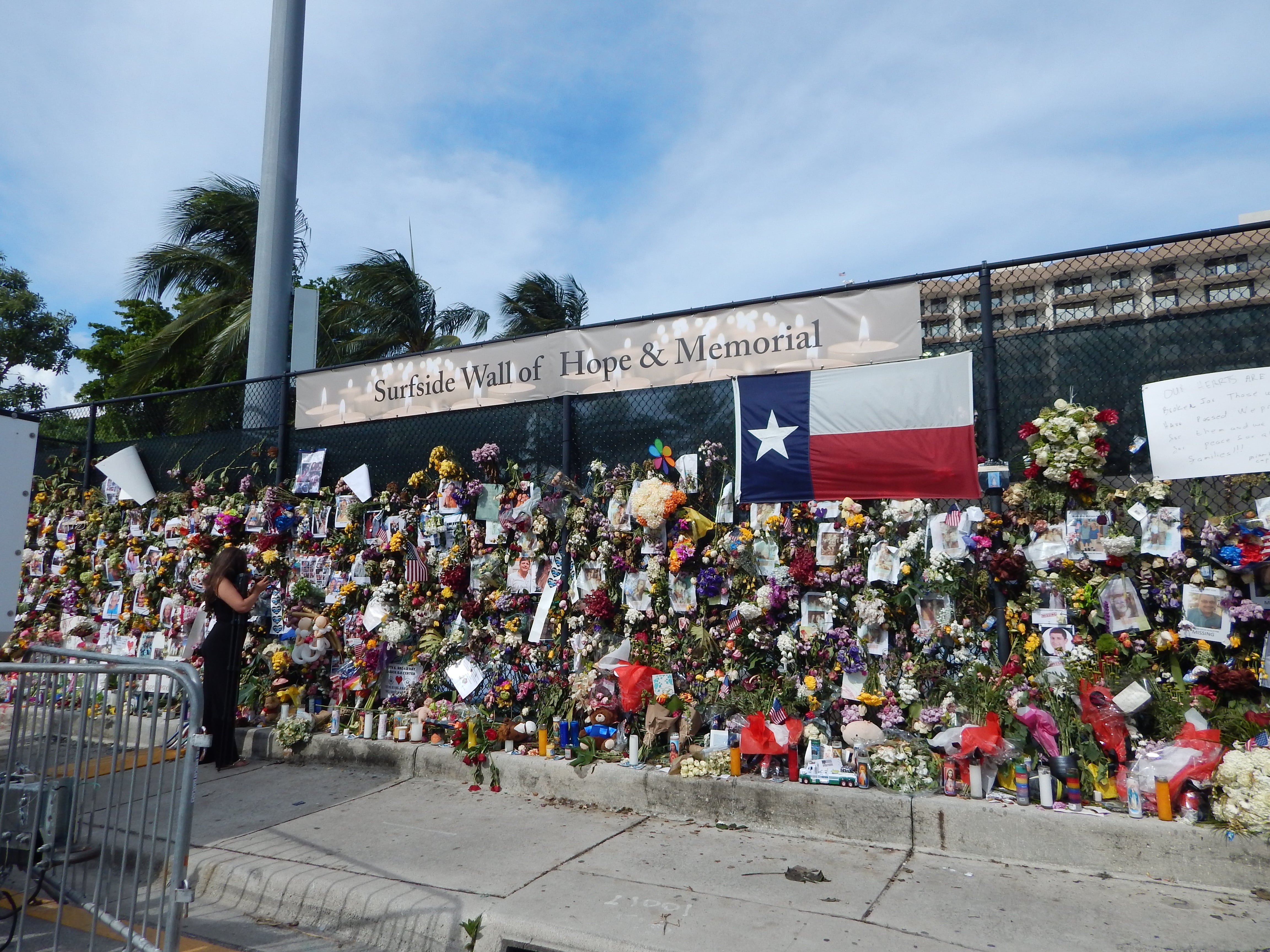 La ciudad de Surfside definió el sitio del memorial en la calle 88 y realizará una ceremonia por el quinto aniversario del derrumbe del 24 de junio de 2021 (EFE/ Latif Kassidi)