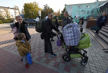 Civiles evacuados de la zona