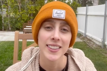 Jordy Glassner, presentadora de pódcast,