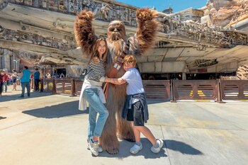 Alessandra Ambrosio viajó a Orlando