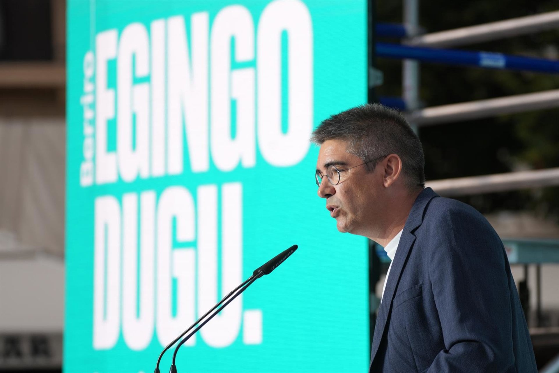 21/07/2023 El cabeza de lista al Senado por Gipuzkoa, Gorka Elejabarrieta, interviene durante el acto de cierre de campaña de EH Bildu a 21 de julio de 2023, en San Sebastián, Guipúzcoa, País Vasco (España). Este es el último acto de la campaña electoral de Eh Bildu de cara a las elecciones generales del próximo domingo 23 de julio.POLITICA Unanue - Europa Press