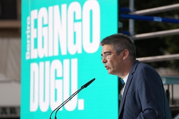 21/07/2023 El cabeza de lista al Senado por Gipuzkoa, Gorka Elejabarrieta, interviene durante el acto de cierre de campaña de EH Bildu a 21 de julio de 2023, en San Sebastián, Guipúzcoa, País Vasco (España). Este es el último acto de la campaña electoral de Eh Bildu de cara a las elecciones generales del próximo domingo 23 de julio.
POLITICA
Unanue - Europa Press