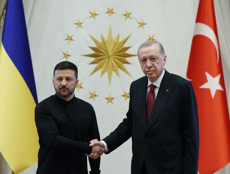 El presidente de Ucrania, Volodimir Zelensky, se reunió con el presidente turco, Tayyip Erdogan, en el Palacio Presidencial de Ankara el pasado 15 de mayo (Mustafa Kamaci/REUTERS)