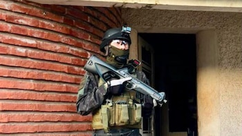 Desbarataron un hotel usurpado en Córdoba que funcionaba como punto de venta de drogas y hay un detenido