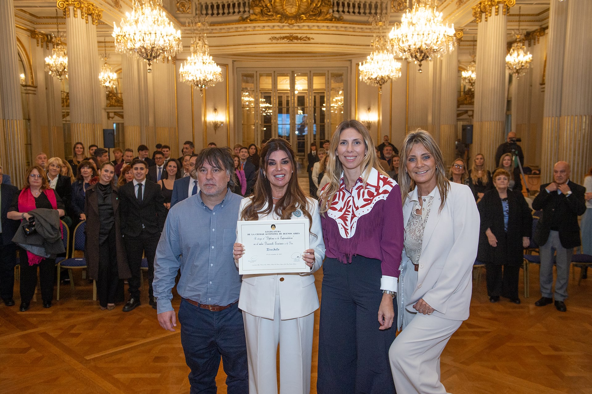 22 fotos: Lina Anllo recibió el “Diploma a la Emprendedora” en el rubro Desarrollo Económico