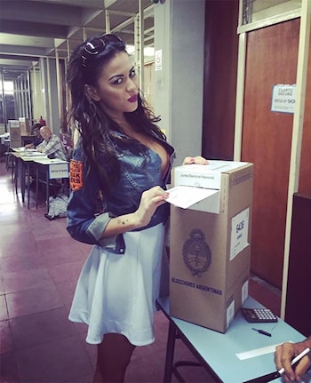 Karina Jelinek revive su recordado blooper electoral de 2013 y reflexiona sobre la importancia de la puntualidad para votar