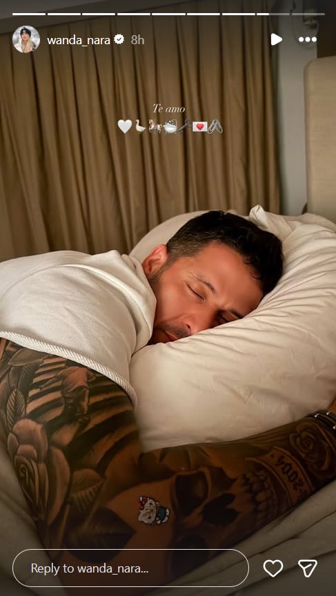 La empresaria subió una foto de su pareja completamente dormido y le sumó un