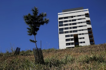 Un edificio de apartamentos de