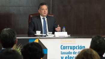 Santiago Nieto, titular de la