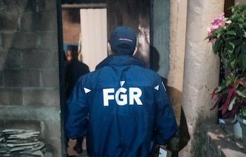 La operación conjunta entre la Fiscalía General de la República y la Policía Nacional Civil permitió desarticular una red de suplantación de identidad. (Foto: FGR)