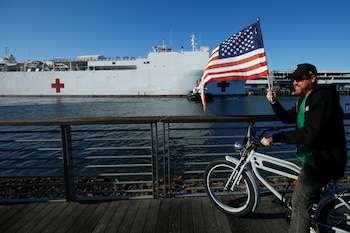El buque hospital USNS Mercy