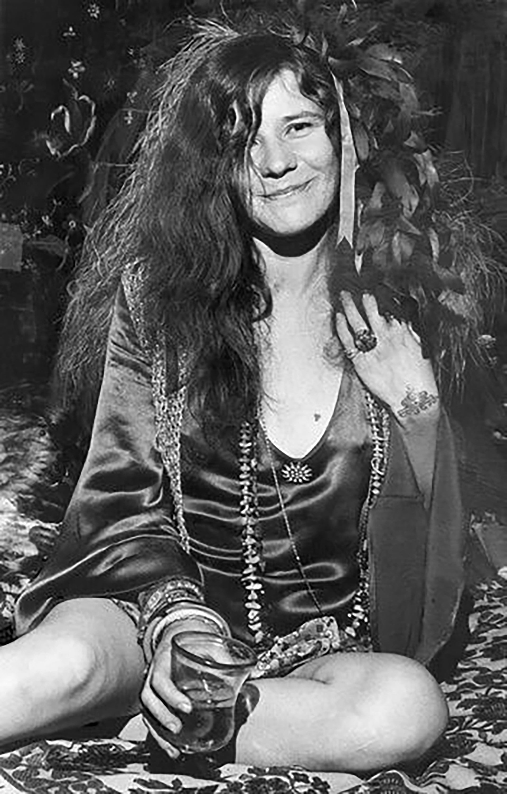 Janis Joplin consolidó en San Francisco una estética contracultural que se alejó de las minifaldas y la pulcritud de los años sesenta