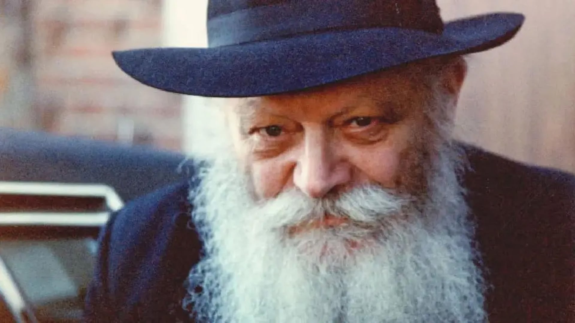 El Rebe de Lubavitch asumió la jefatura del movimiento Lubavitch en 1950 y murió en 1994, dos años después de sufrir un derrame cerebral