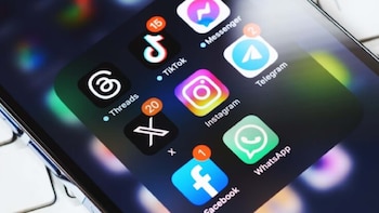 AMLO se lanza contra las redes sociales y afirma que “ahora están controladas”