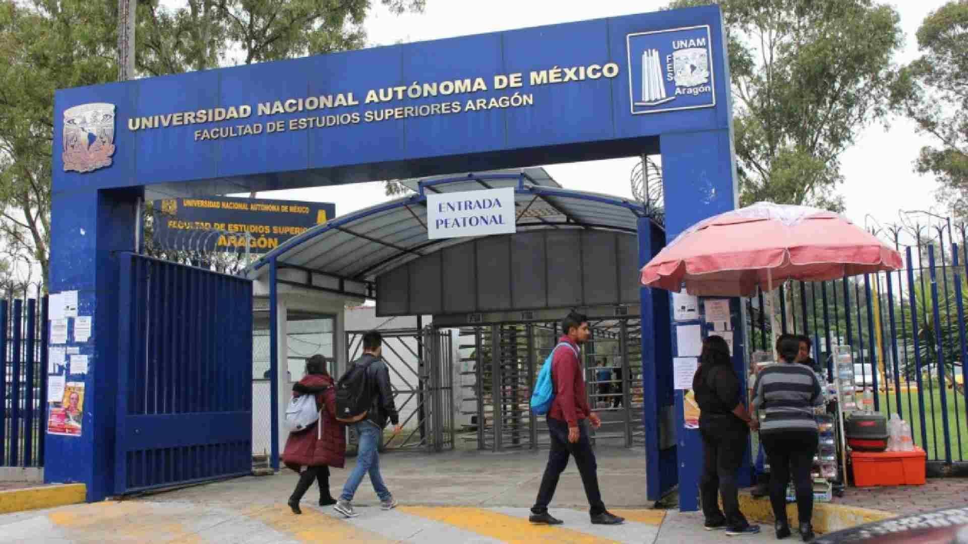 Alto nivel de estudios y no hablar una lengua indígena genera mayor satisfacción entre los mexicanos