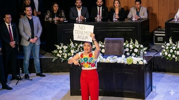 Protesta de la regidora.
