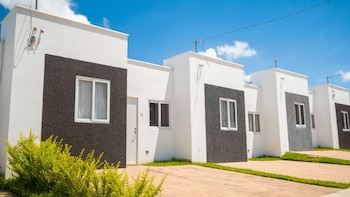 El Banco Interamericano de Desarrollo destaca que el programa de vivienda social fortaleció el crédito hipotecario para los hogares más pobres en El Salvador (Foto cortesía BID)