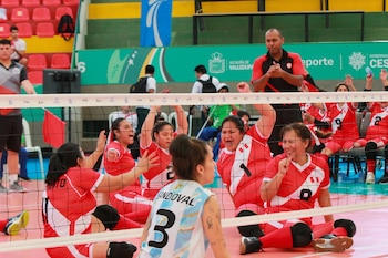 Perú superó en sets corridos la semifinal de vóley sentado ante Argentina.