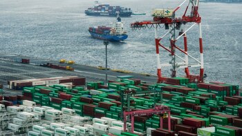 Japón registra un déficit comercial