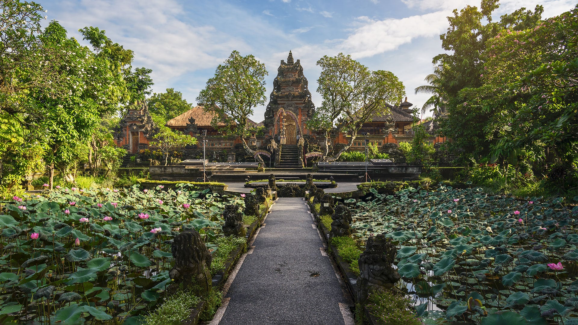 Lotus pond and Pura Saraswati temple in early morning, Ubud, Bali, Indonesia. (Getty)