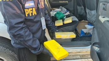 Secuestraron 6 kilos de cocaína, armas y vehículos tras un operativo en San Juan: detuvieron a 4 hombres
