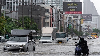 Declarada zona de desastre en los 50 distritos de Bangkok por las inundaciones